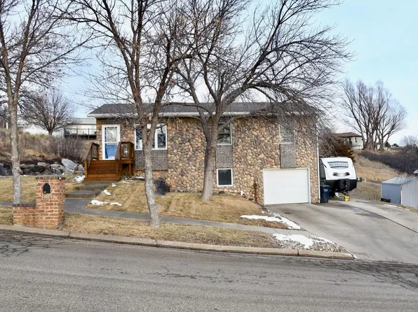 726 N Taylor Ave, Pierre, SD 57501