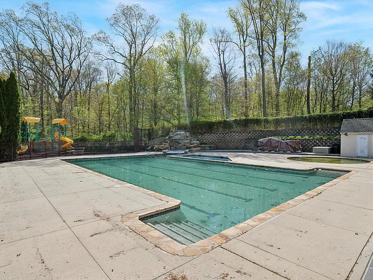 103 Birchwood Dr — Photo 33