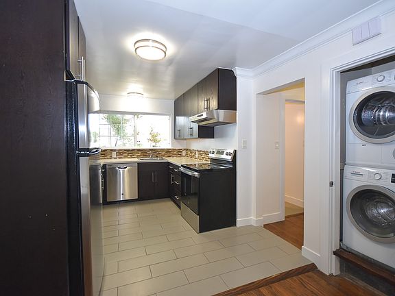 5th image of 46 Barneson Ave APT 1