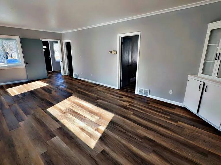 1520 Durand St — Photo 6