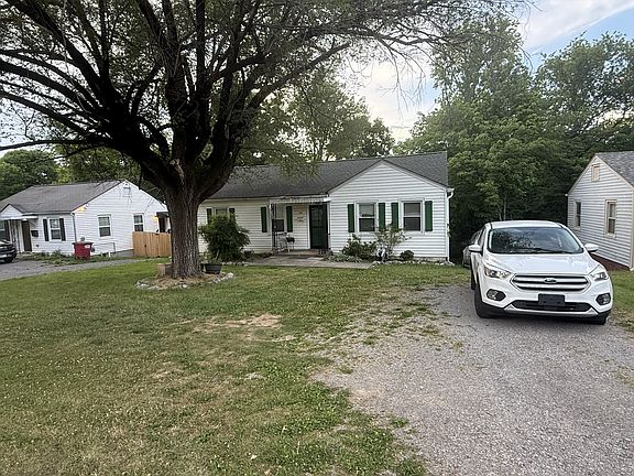 3rd image of 735 Woodmont Blvd