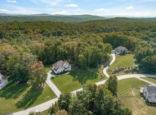 6 Walnut Trl, Newton, NJ 07860