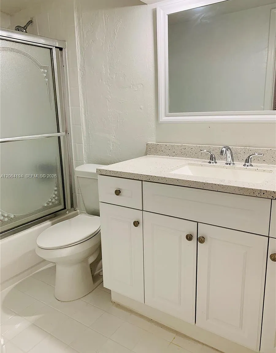 2 bed, 1040 sqft, $2,500 — Photo 1