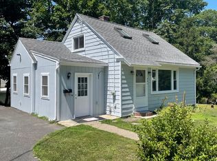 34 K St, Turners Falls, MA 01376