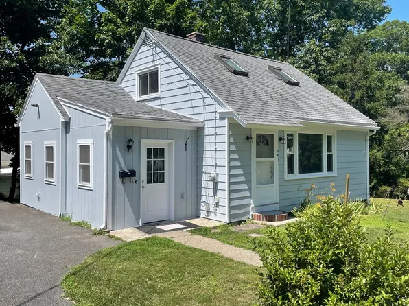 34 K St, Turners Falls, MA 01376