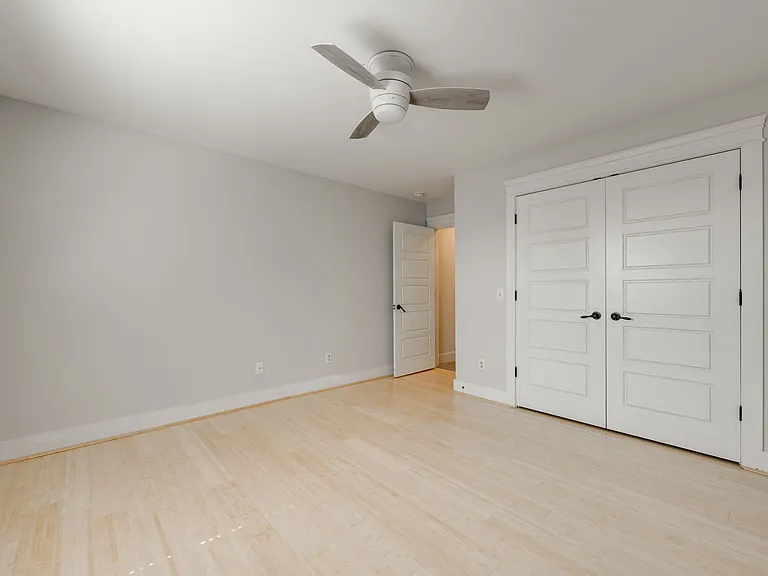 8885 McKenzie Farm Dr — Photo 26