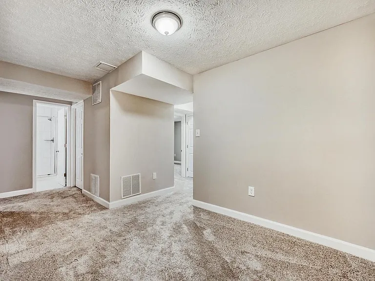 6351 Hanover Crossing Way — Photo 5