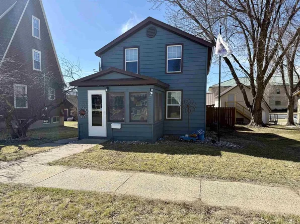 209 North Beaumont Road, Prairie Du Chien, WI 53821