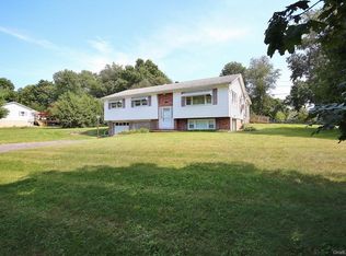 34 Oak Hill Rd, Westtown, NY 10998
