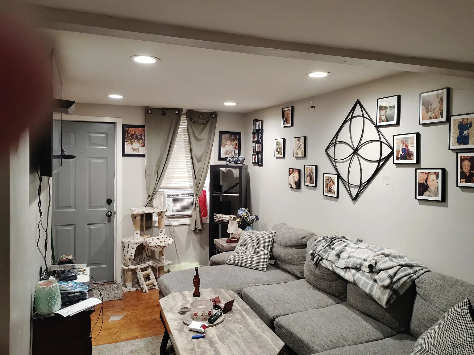 2 bed, 750 sqft, $2,300 — Photo 3