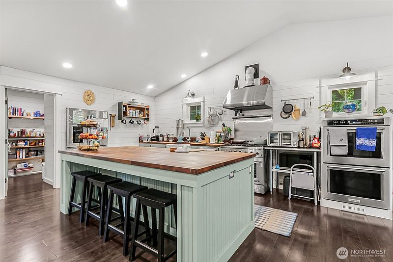 3rd image of 2077 Wagner Road