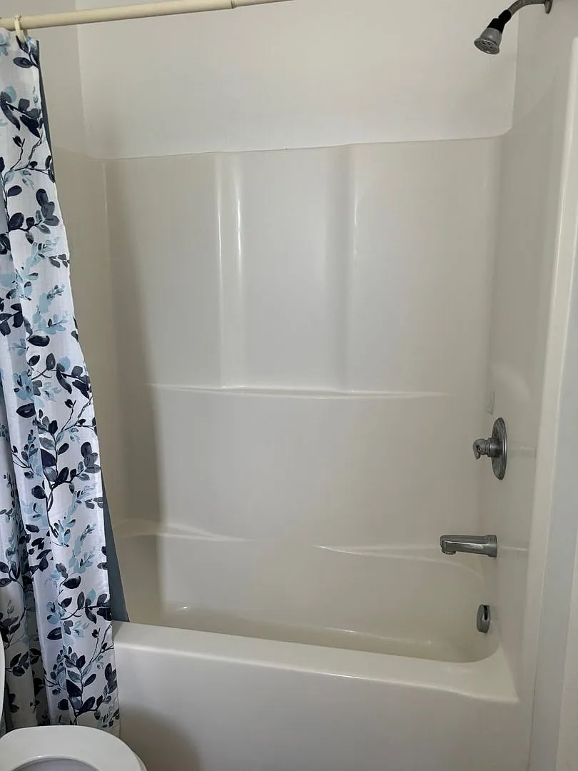 College Ave - 161 — Photo 2