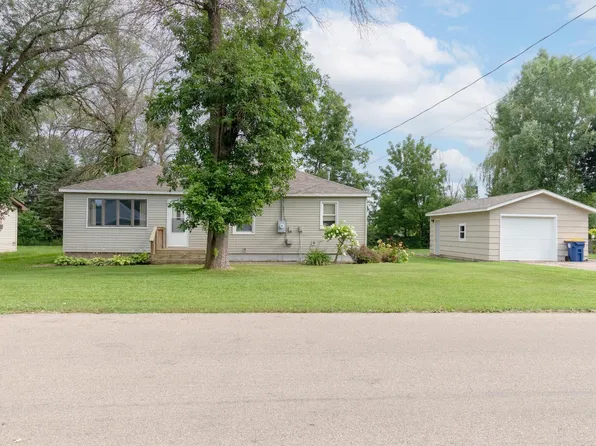2124 Baker Trl, Faribault, MN 55021
