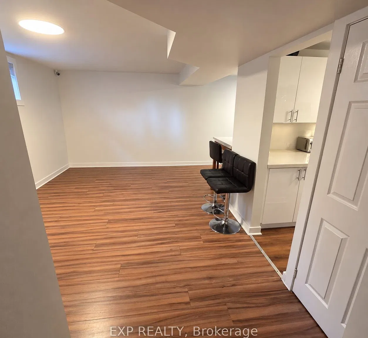2 bed, $1,800 — Photo 3