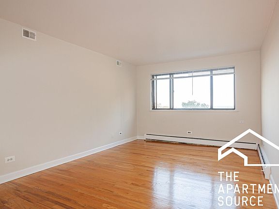 2nd image of 5917 N Kenmore Ave #F529