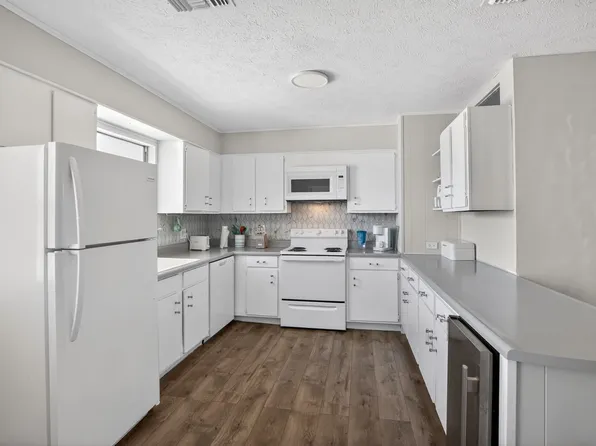 216 Rose Ln, Panama City Beach, FL