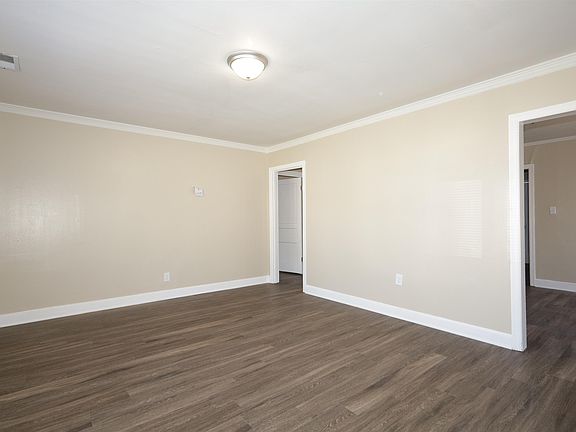 2nd image of 93 E Fernwood Ave