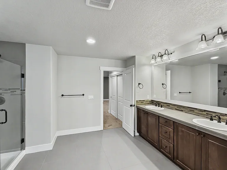 7615 Applegate Dr — Photo 21