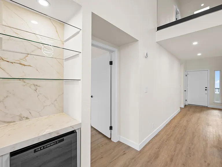 27931 Trocadero #76 — Photo 18