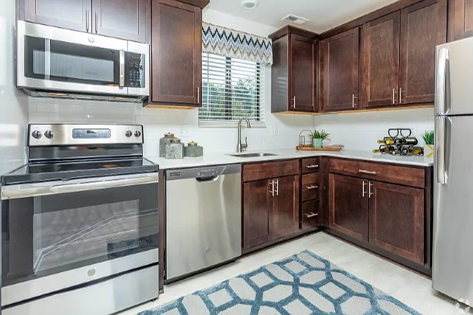 River Oaks Apartments of Rochester Hills — Photo 2