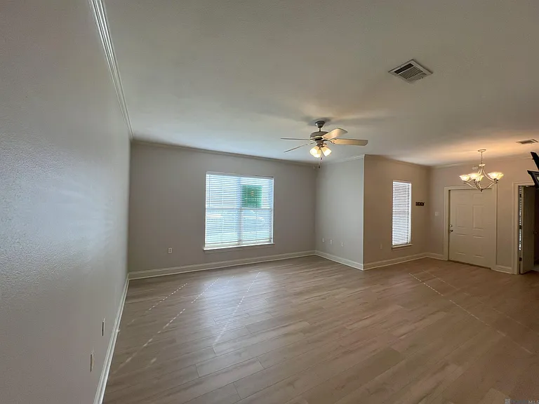 7300 Burbank Dr #11 — Photo 3