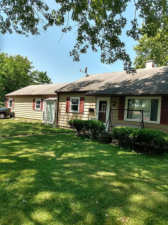 1401 Dayton Ct photo 1