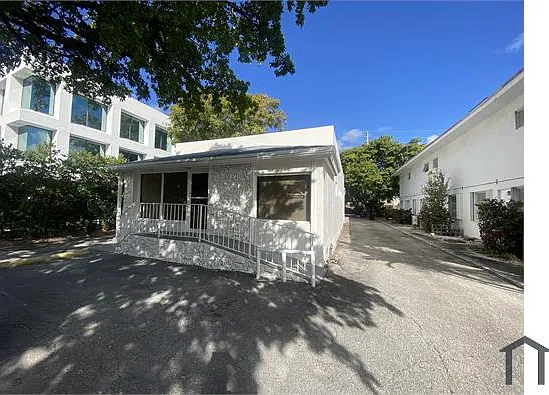 809 E Las Olas Blvd — Photo 11