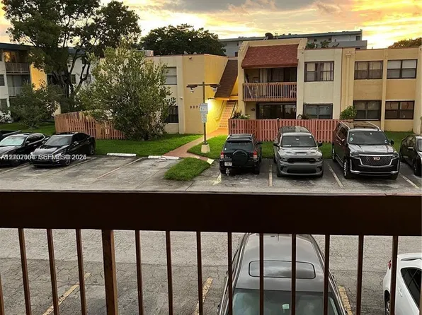 8875 Fontainebleau Blvd APT 203, Miami, FL 33172