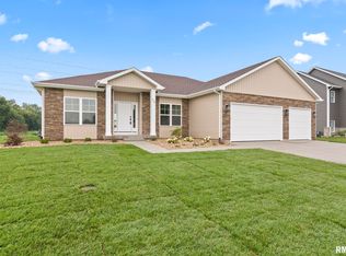 420 Waterwheel Dr, Rochester, IL 62563