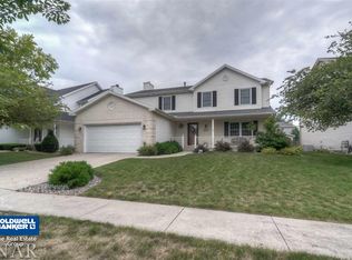 31 Prenzler Dr, Bloomington, IL 61704