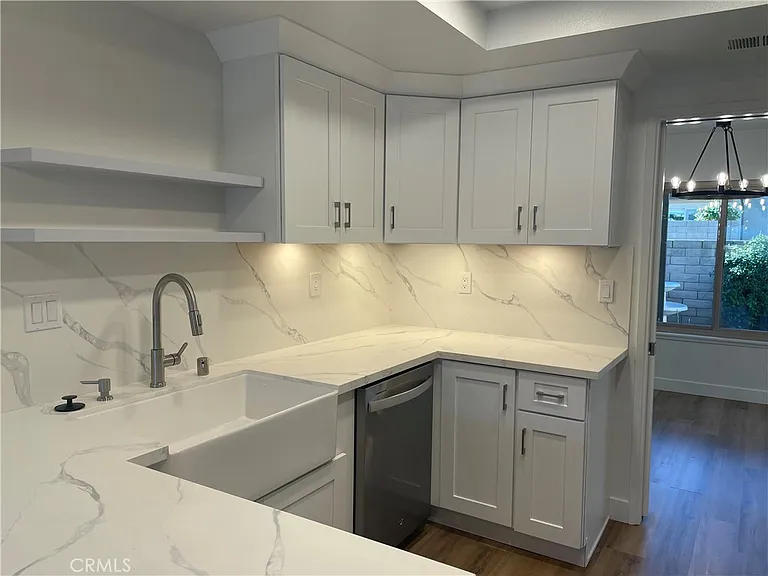 33655 Breakwater Dr #33655 — Photo 2