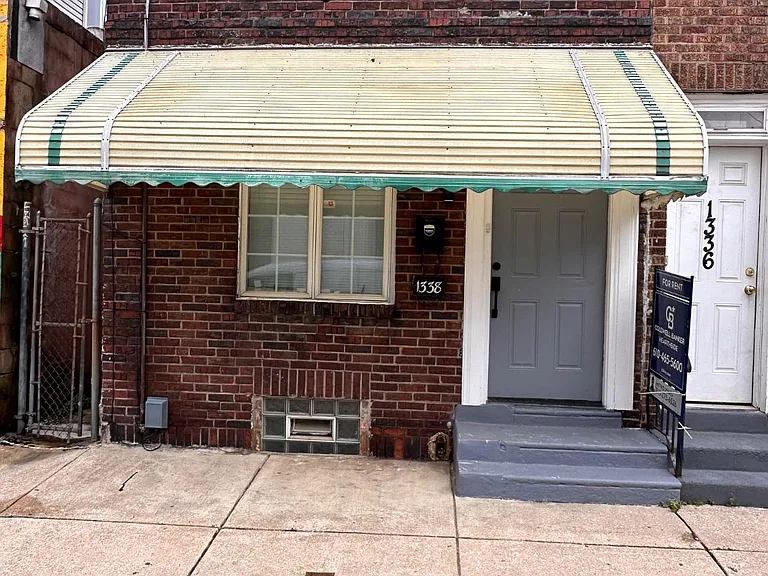 1338 S Hicks St — Photo 1