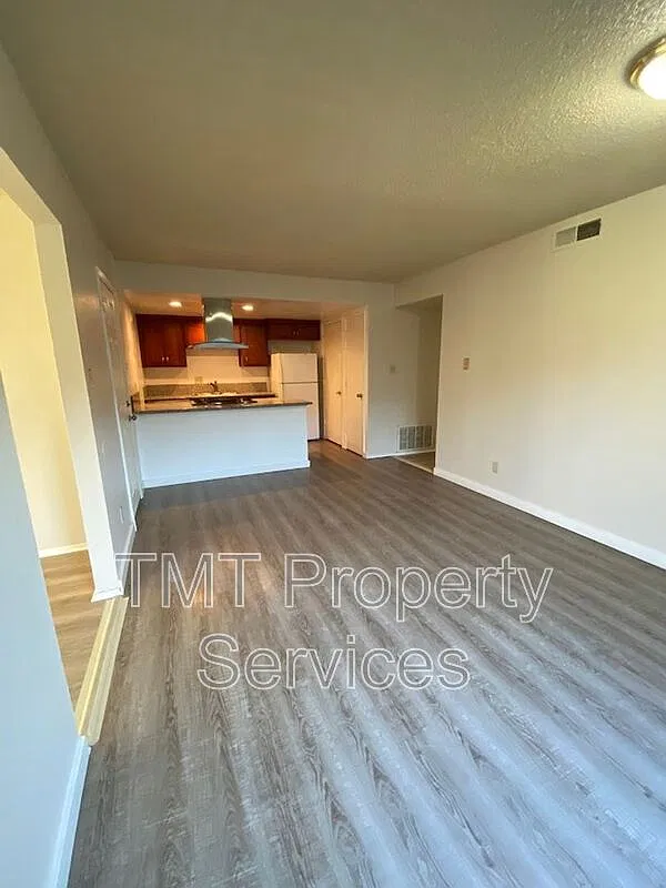 3 bed, 2.0 bath, 1209 sqft, $2,250 — Photo 4