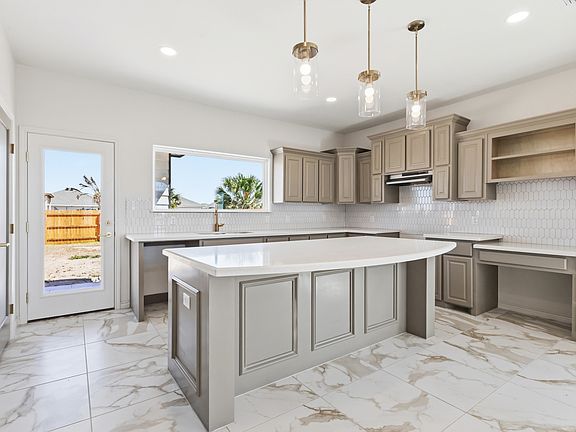 4th image of 419 Melo Gold St