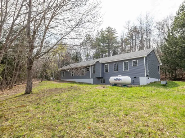 206 Livermore Falls Road, Farmington, ME 04938