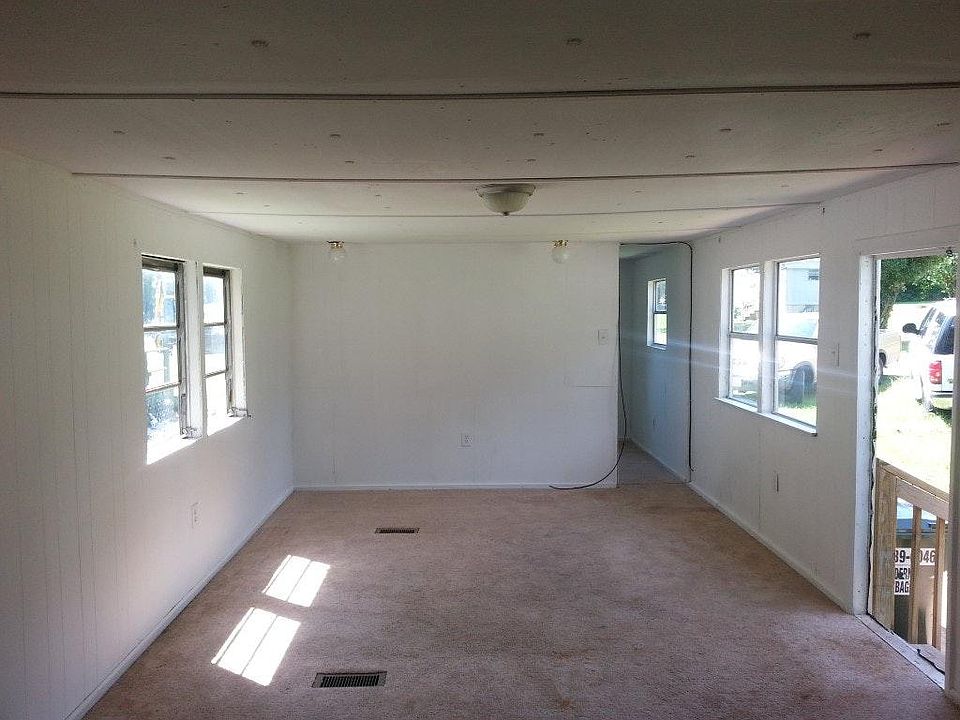 2nd image of 110 Starling Dr #110
