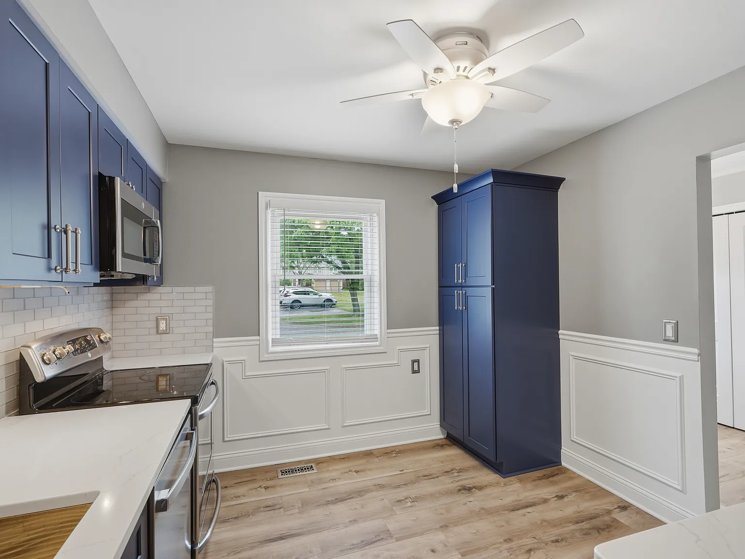 3 bed, 1.5 bath, 1410 sqft, $2,490 — Photo 4