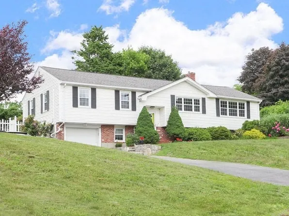 3 Longview Dr, Milford, MA 01757