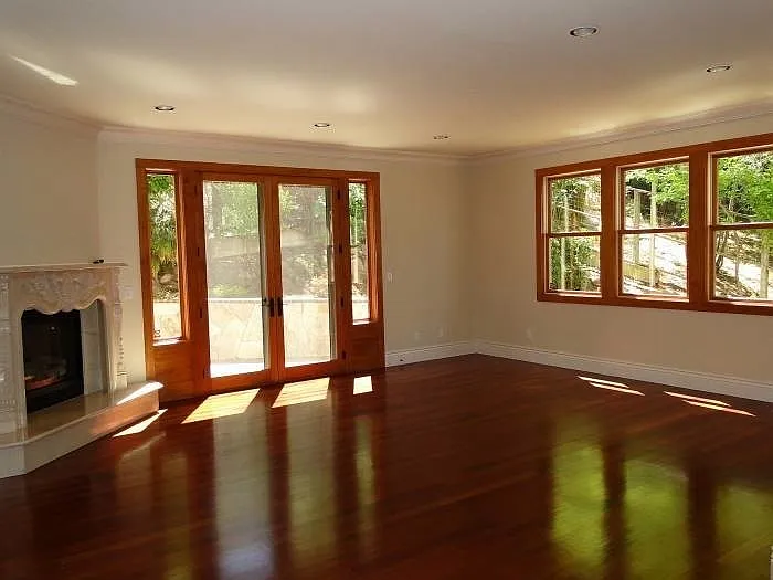 7023 Broadway Ter — Photo 6