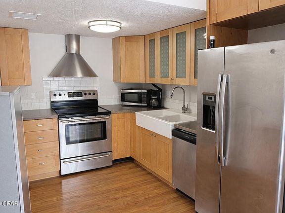 4th image of 101 Old Ferry Rd Unit 4C