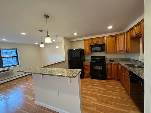 751 Highland Ave Photo 1