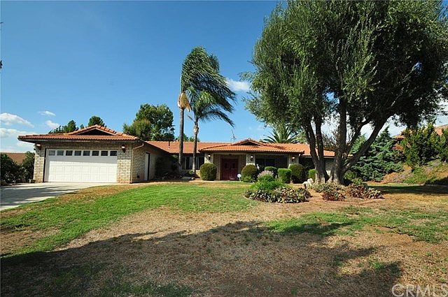 1st image of 24900 Robin Ln