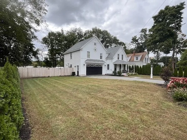 223 Old Common Rd, Lancaster, MA 01523