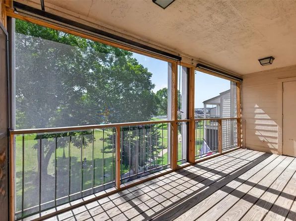 201 Lakeview Ter, Montgomery, TX 77356