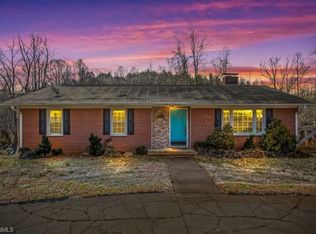 8924 Reynolda Rd, Pfafftown, NC 27040