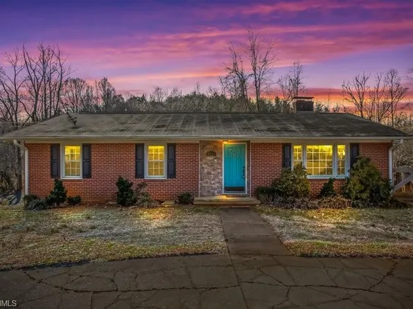 8924 Reynolda Rd, Pfafftown, NC 27040