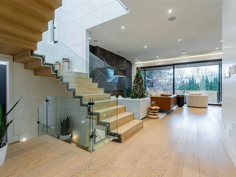39 Cardigan Rd — Photo 6