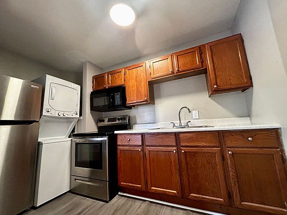 4th image of 205 W Woodruff Ave #3