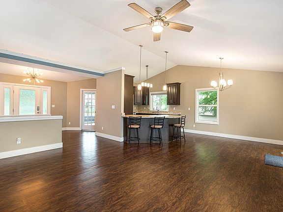 3rd image of 3912 Pine Crest Ct