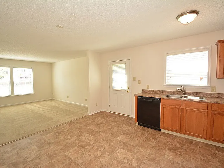 12162 Maize Dr — Photo 8